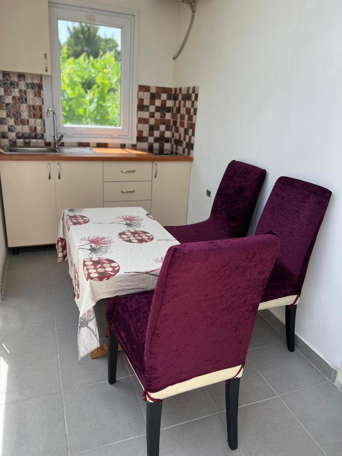 Rooms For Rent Habipi Vlorë Exterior foto